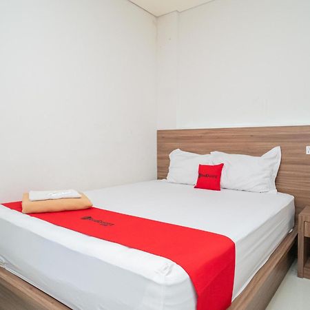 Reddoorz Plus @ Jalan Pemuda Timur Bojonegoro Luaran gambar