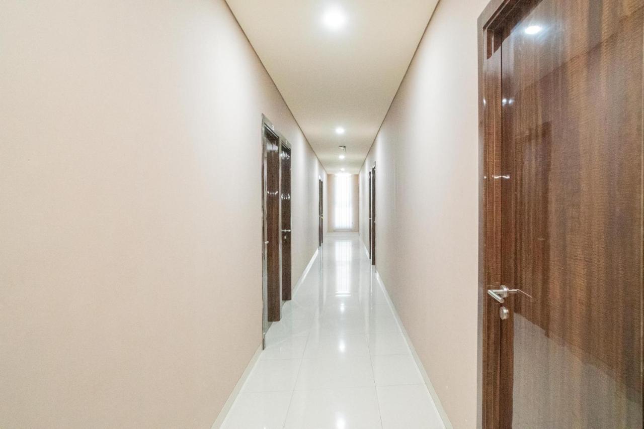 Reddoorz Plus @ Jalan Pemuda Timur Bojonegoro Luaran gambar